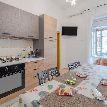 Sbarcadero Apartment * Syracuse